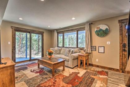 Luxe Updated Home with Grill and Views - 4 Mi to RMNP - image 12