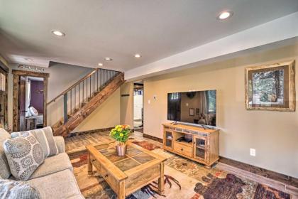 Luxe Updated Home with Grill and Views - 4 Mi to RMNP - image 14