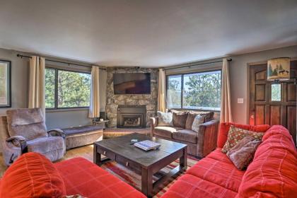 Luxe Updated Home with Grill and Views - 4 Mi to RMNP - image 3