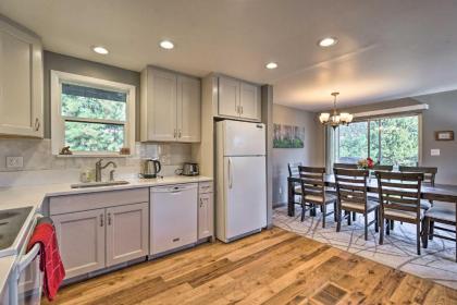 Luxe Updated Home with Grill and Views - 4 Mi to RMNP - image 9